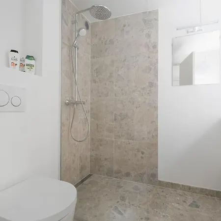 Charmerende Ved Nyhavn 2 Sal Appartement